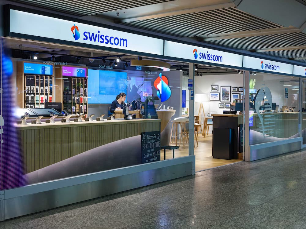 Getting SIM Card at Switzerland Airport - Operators Store